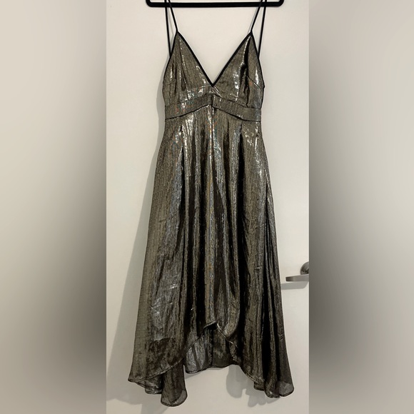 TALULAH METALLIC GOLD DRESS! - Picture 2 of 5
